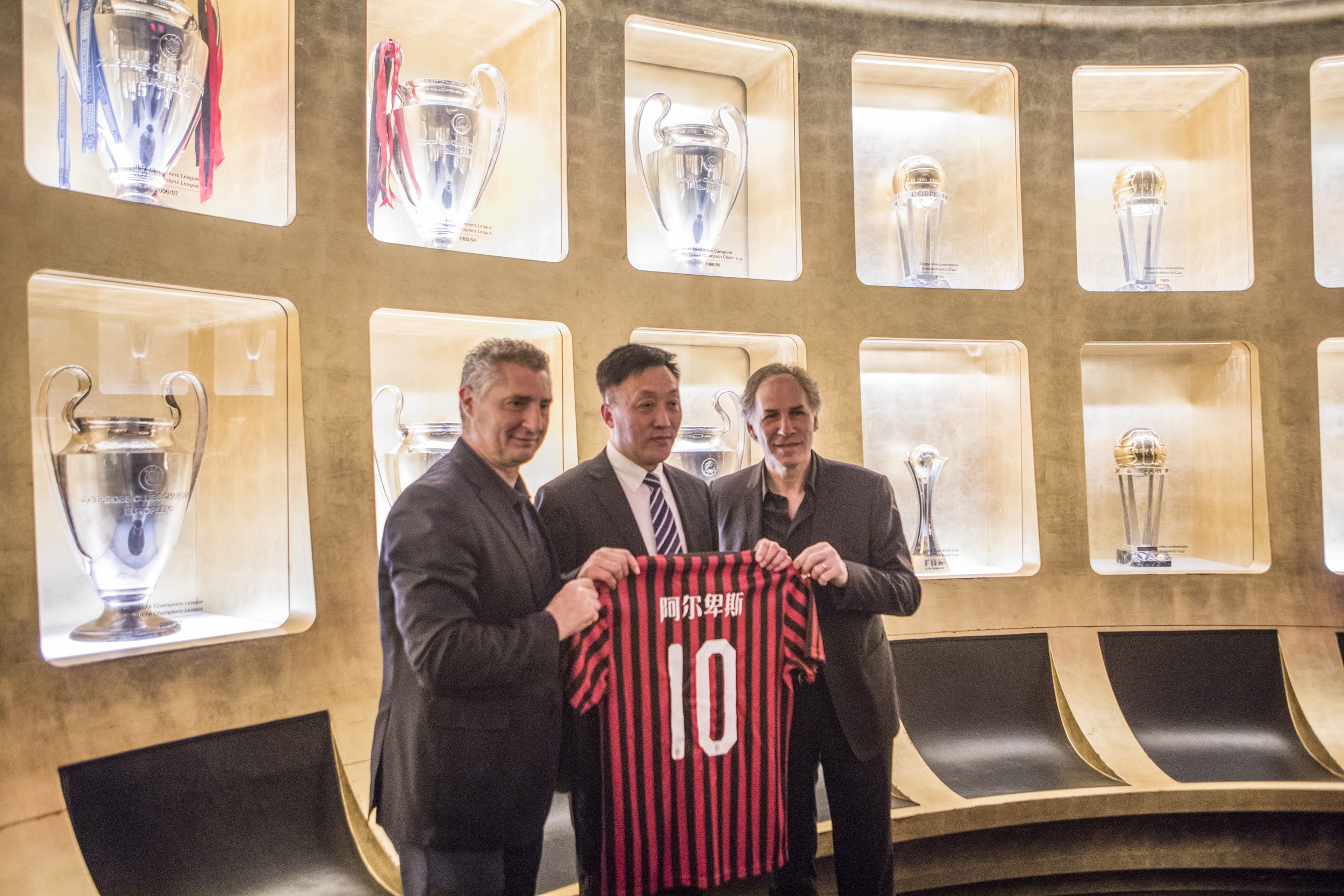 势与公开指 势与公开指